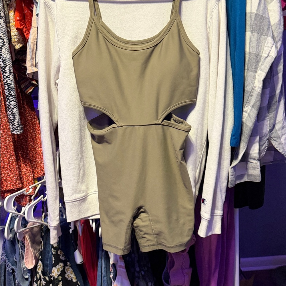 Old Navy Active Green Romper 
Size xs petite